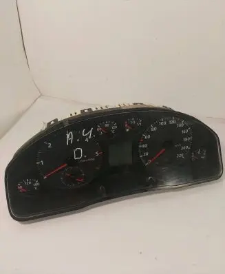 Audi A4 S4 B5 8D Speedometer (instrument cluster) 88311225