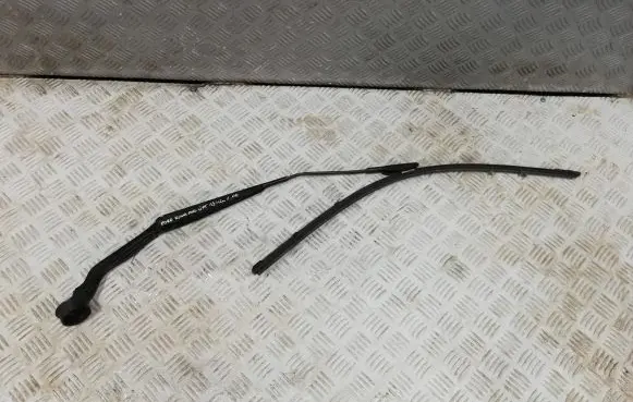 Ford Kuga II Front wiper blade arm CJ54-17c495-Ag