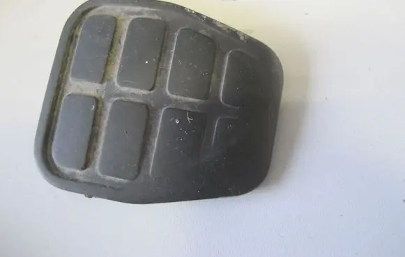 Volkswagen Golf III Brake pedal 321721173