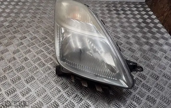 Toyota Prius (XW20) Headlight/headlamp