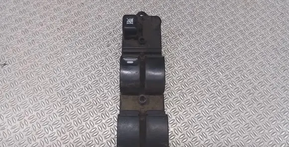 Mitsubishi Grandis Electric window control switch 515077