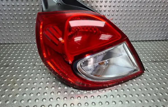 Renault Clio III Rear/tail lights S27624032 8200866944