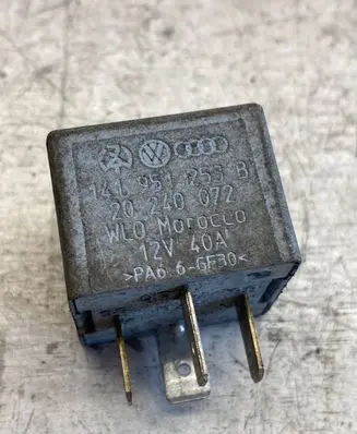 Volkswagen PASSAT B6 Other relay 141951253b