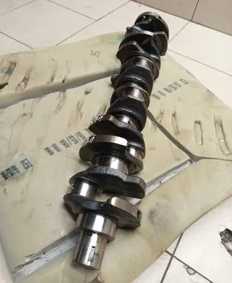 BMW 5 E60 E61 Crankshaft 7790813