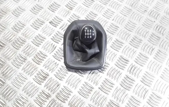 Ford Fiesta Gear lever shifter trim leather/knob B479