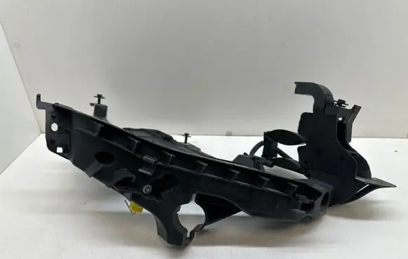 Audi A4 S4 B8 8K Headlight/headlamp mounting bracket 8K0805608