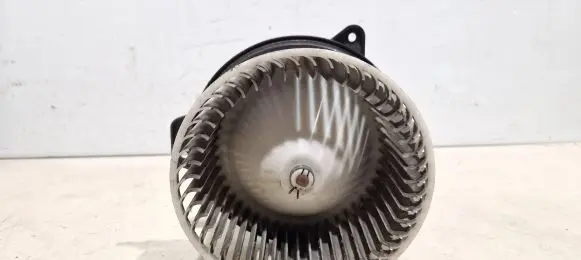 Mazda 323 Heater fan/blower 8940000