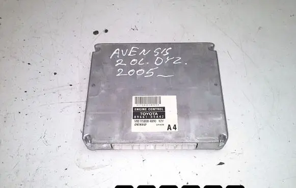 Toyota Avensis T250 Engine control unit/module 8966105A42
