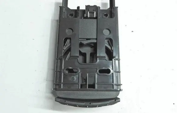 Nissan Leaf I (ZE0) Cup holder front 