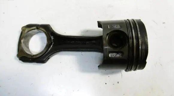 Mercedes-Benz Vito Viano W638 Piston 