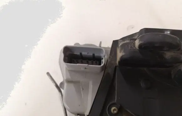 Peugeot 307 Front door lock