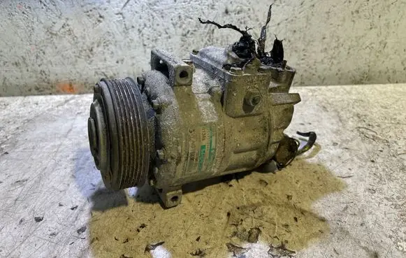 Volkswagen Touran I Air conditioning (A/C) compressor (pump) 1K0820803G 2517310364 8675F