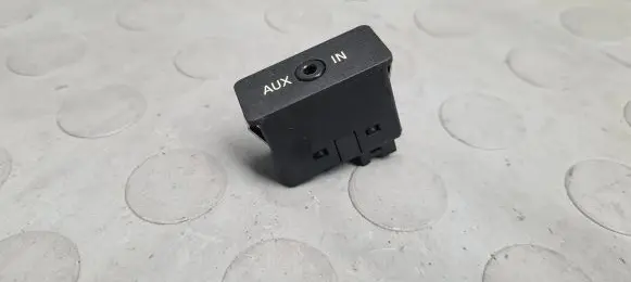 BMW X5 E70 AUX in-socket connector 9127370