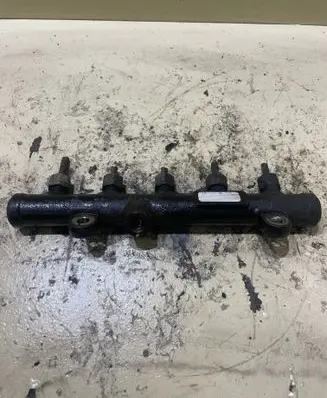 Volvo V50 Fuel main line pipe