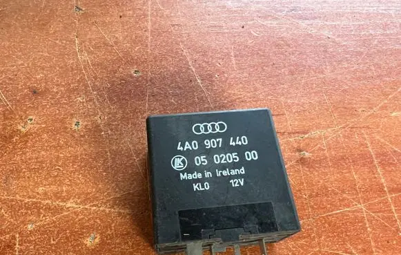 Audi A4 S4 B5 8D Other relay 4A0907440