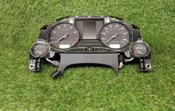 Audi A8 S8 D3 4E Speedometer (instrument cluster) 4E0920950G 4E0910950G