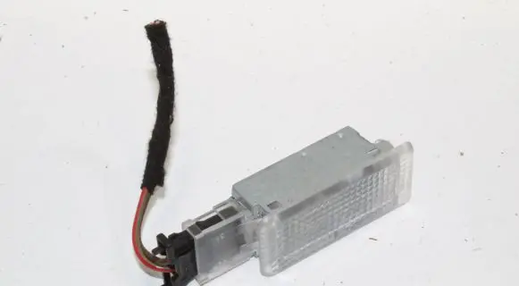 Volkswagen Touareg I Front seat light 7L0947415