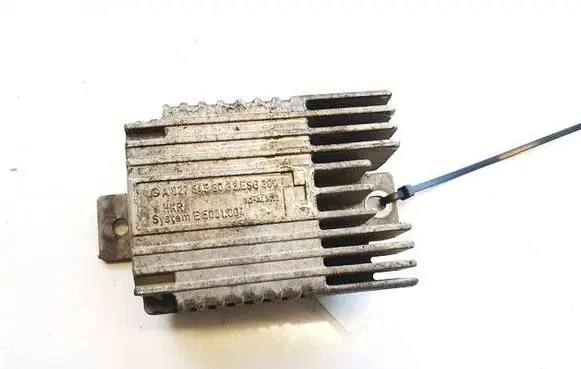 Mercedes-Benz A W168 Coolant fan relay a0275458032 e5001004