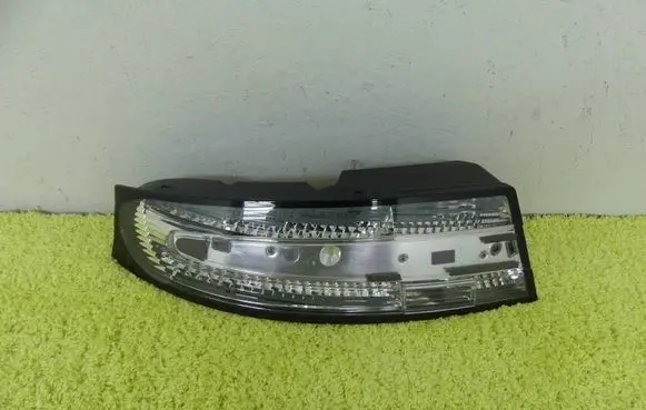 Aston Martin DB9 Rear/tail lights 8D33-13405-AL DG33-13405-AC