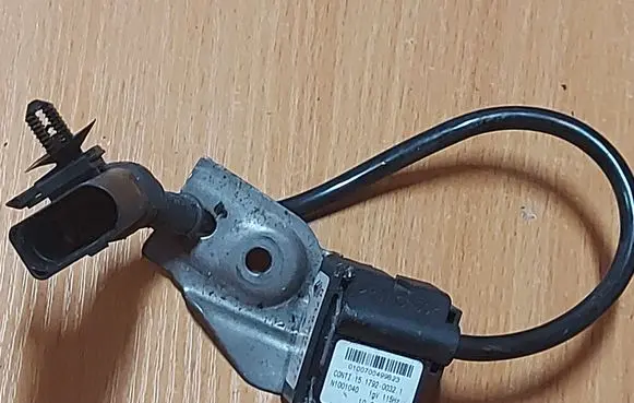 Audi Q7 4L Acceleration sensor 7L0907673E