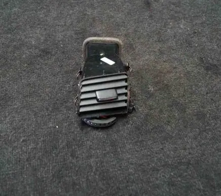 Volkswagen Touareg II Dashboard air vent grill cover trim 7P2819727
