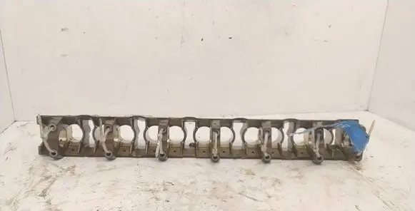 BMW 3 E46 Other cylinder head part 1748042