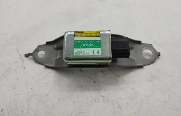 Toyota Prius (XW20) Airbag deployment crash/impact sensor 89834-47020