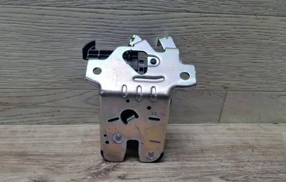 Skoda Superb B8 (3V) Tailgate/trunk/boot lock/catch/latch 3V0827505C
