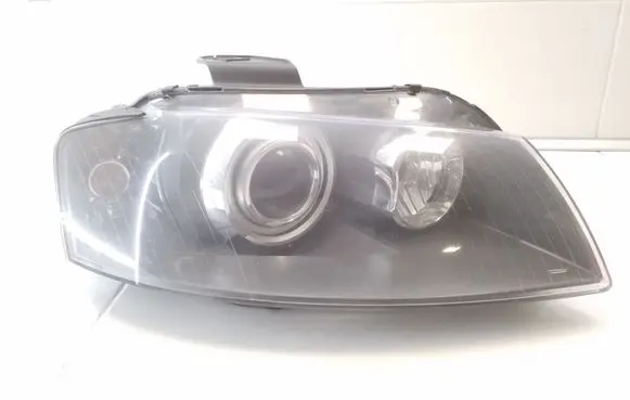 Audi A3 S3 8P Headlight/headlamp 8P0941004R