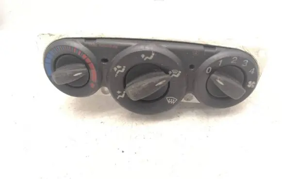 Ford Focus Climate control unit 98AB18C419AE
