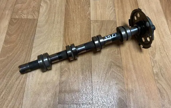 Volkswagen PASSAT B6 Camshaft 03G109239C