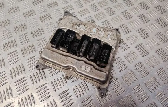 BMW X5 F15 Engine control unit/module 8664920