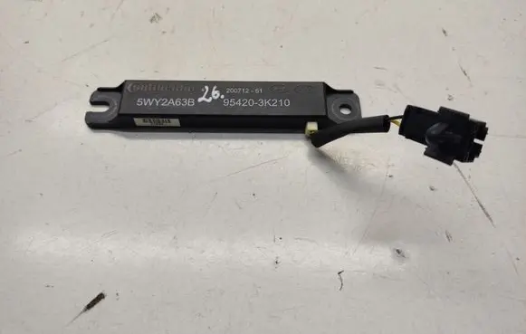 Hyundai ix35 Aerial antenna amplifier 954203K210