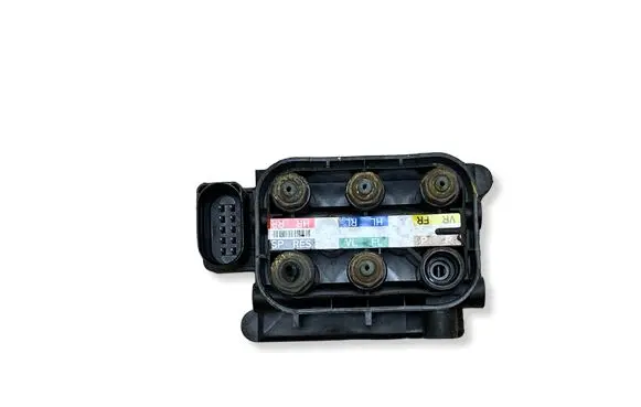 Mercedes-Benz GLC X253 C253 Air suspension valve block A0993200258