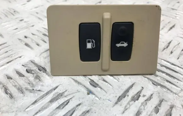 Lexus IS 220D-250-350 Fuel tank opening switch 5544753030