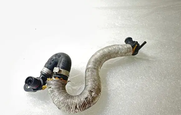 Audi A4 S4 B6 8E 8H Vacuum line/pipe/hose 8E0611813C