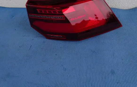 Volkswagen Golf VIII Rear/tail lights 5H0945208A