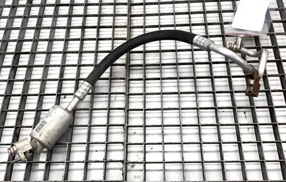Peugeot 3008 II Air conditioning (A/C) pipe/hose 9844152580