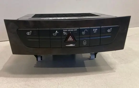 Mercedes-Benz CLS C219 CD/DVD changer A2116800552