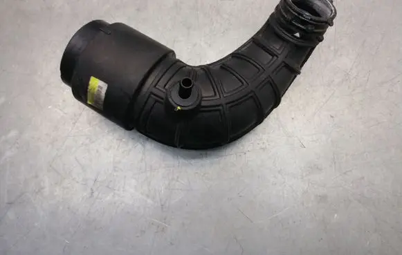 KIA Ceed Air intake hose/pipe 28138F3700