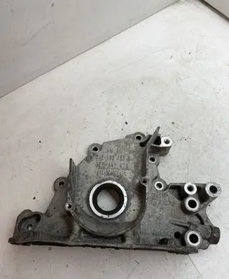 Volkswagen PASSAT B8 Other engine bay part 04E103153B