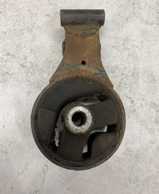 Engine mount bracket