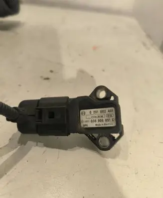 Audi A3 S3 8P Air pressure sensor 038906051