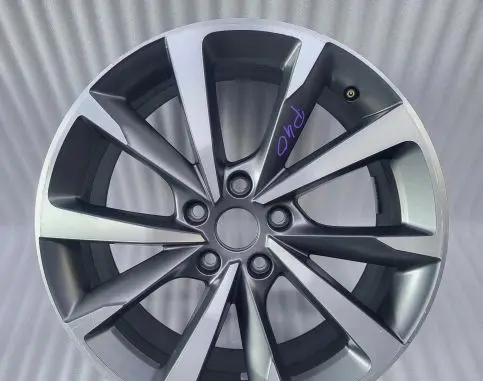 Seat Leon IV R18 alloy rim 