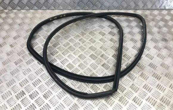 Toyota Prius (XW50) Front door rubber seal