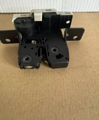 Renault Megane II Tailgate/trunk/boot lock/catch/latch 8200076240D