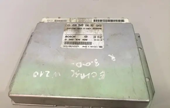 Mercedes-Benz E W210 Engine control unit/module 0315450832Q02 0265109499