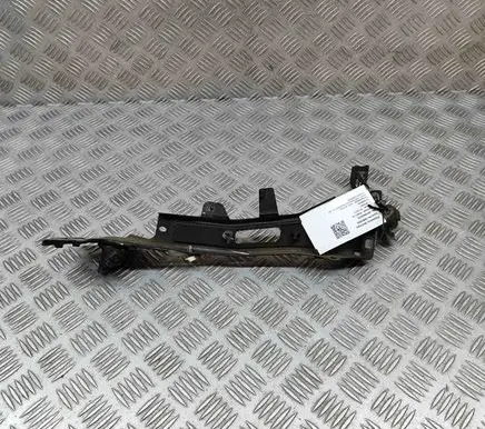 Audi A5 Fender mounting bracket 8W6821471 8W6821132B