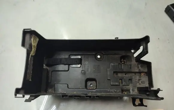 Opel Insignia A Battery box tray 22818746 22818745 22818717