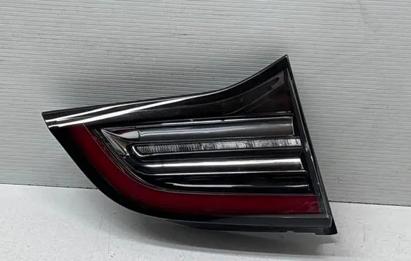 Tesla Model 3 Tailgate rear/tail lights 107740100G ARZ210550036820